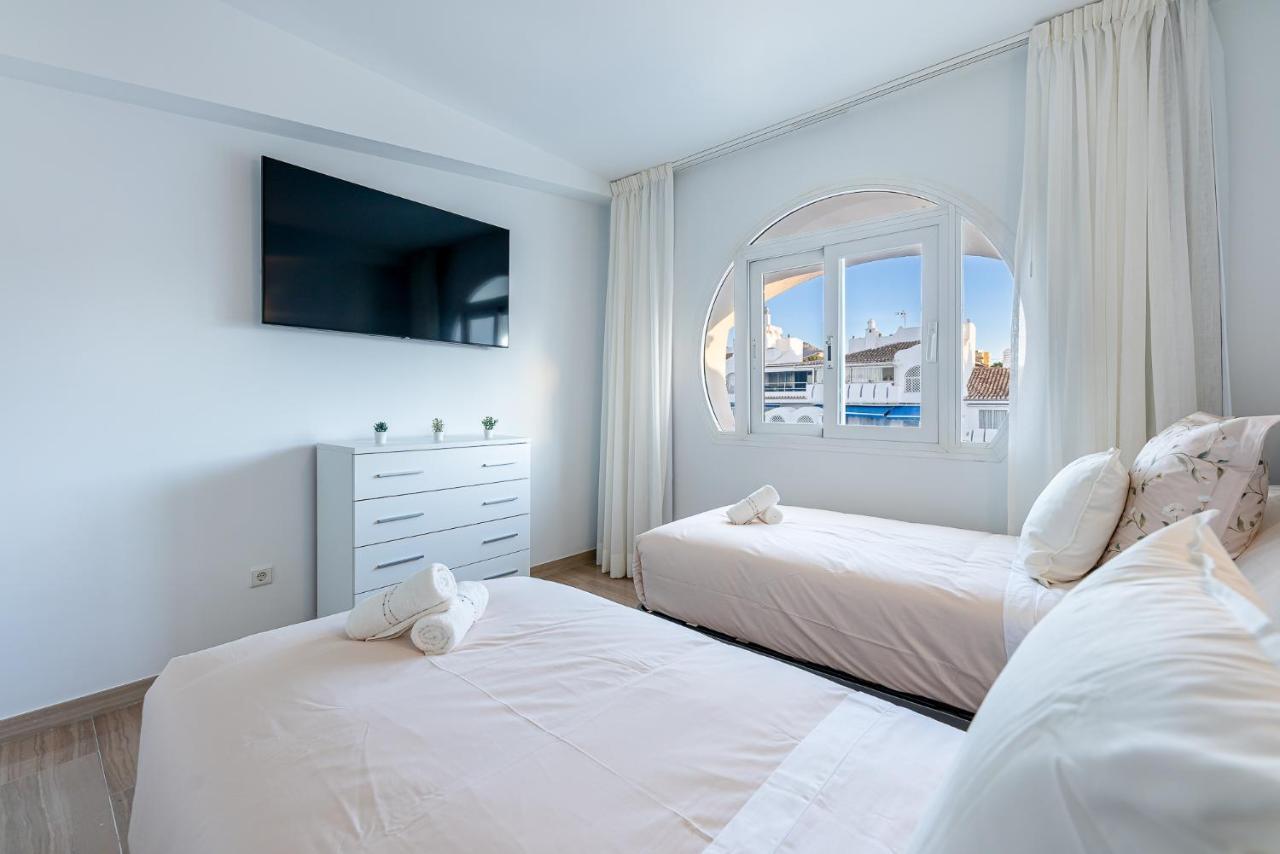 Atico Puerto Marina First Island With Sea Views And Rooftop Pool Беналмадена Екстериор снимка